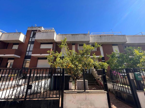 casa indipendente in vendita a Terracina