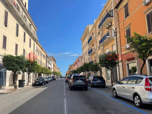 negozio in vendita a Terracina