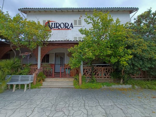 casa indipendente in vendita a Terracina