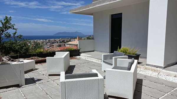 casa indipendente in vendita a Terracina