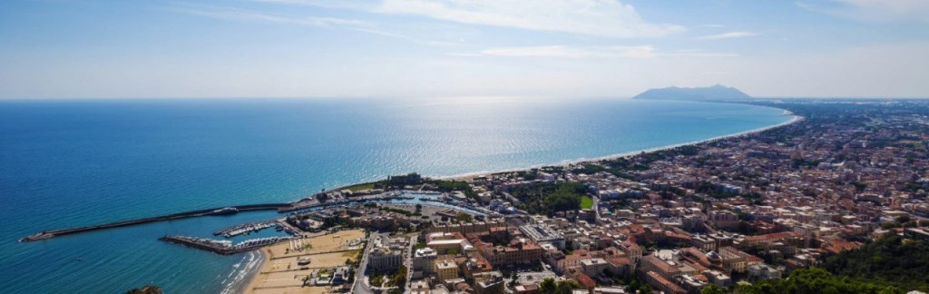 appartamento in vendita a Terracina in zona Hermada
