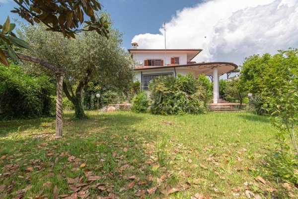 casa indipendente in vendita a Terracina