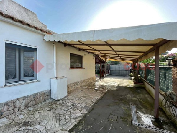 casa indipendente in vendita a Terracina