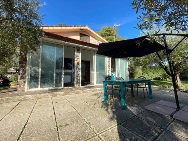 casa indipendente in vendita a Terracina