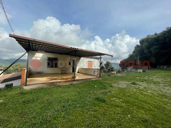 casa indipendente in vendita a Terracina