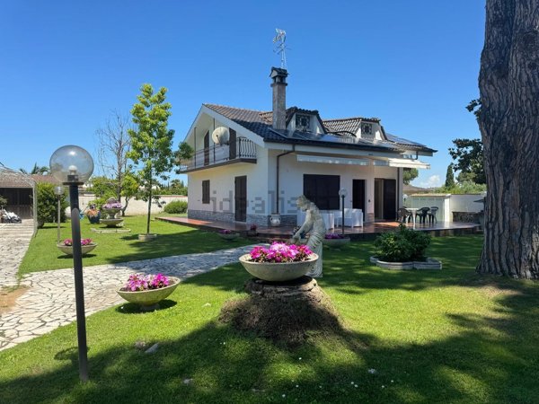 casa indipendente in vendita a Terracina