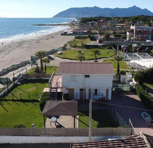 pentavano in vendita a Terracina