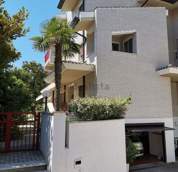 casa indipendente in vendita a Terracina