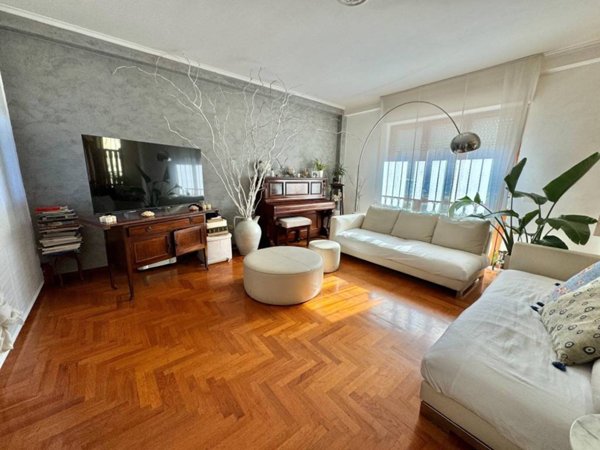casa indipendente in vendita a Terracina in zona Hermada