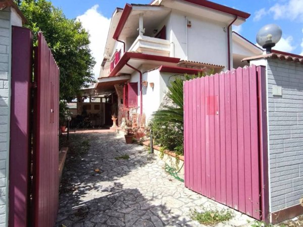 casa indipendente in vendita a Terracina in zona Hermada