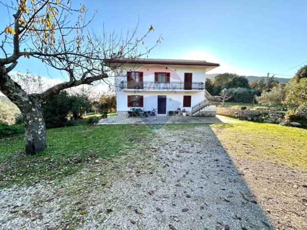casa indipendente in vendita a Terracina