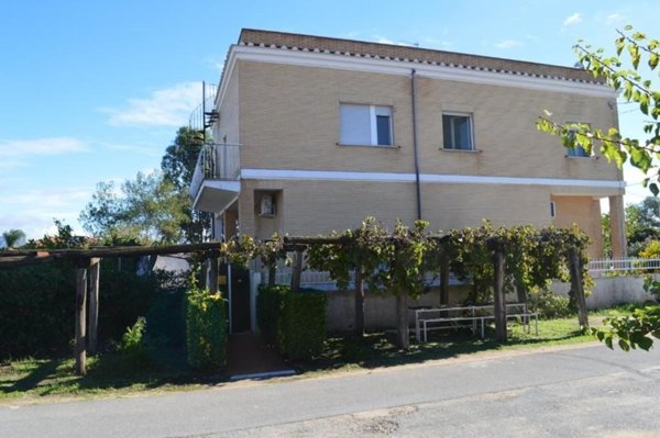 casa indipendente in vendita a Terracina