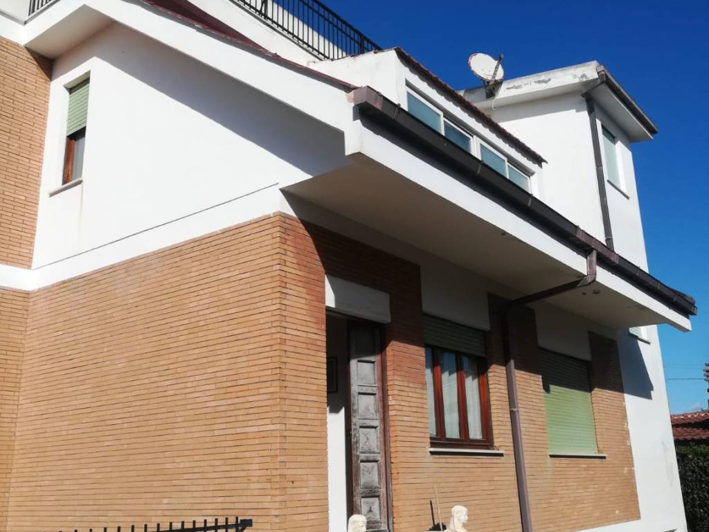 casa indipendente in vendita a Terracina