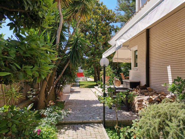 casa indipendente in vendita a Terracina
