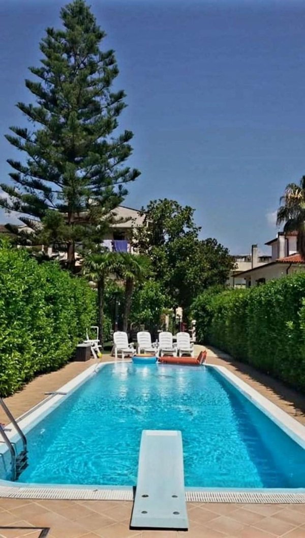 casa indipendente in vendita a Terracina