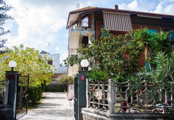 casa indipendente in vendita a Terracina
