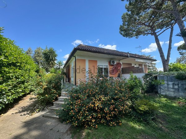 casa indipendente in vendita a Terracina