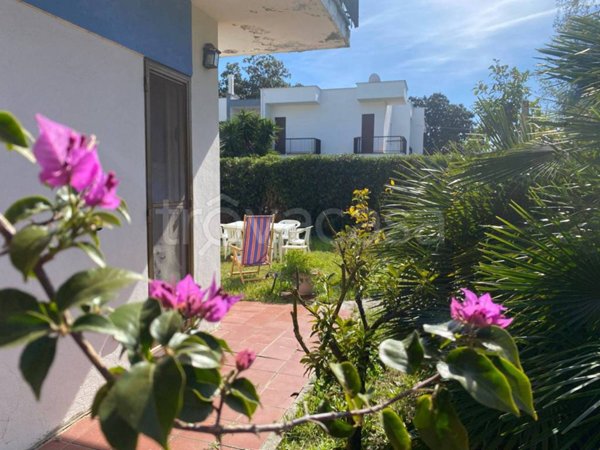 casa indipendente in vendita a Terracina in zona Hermada