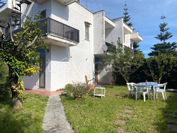 casa indipendente in vendita a Terracina in zona Hermada