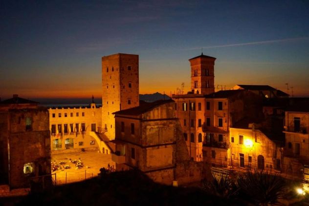 intera palazzina in vendita a Terracina