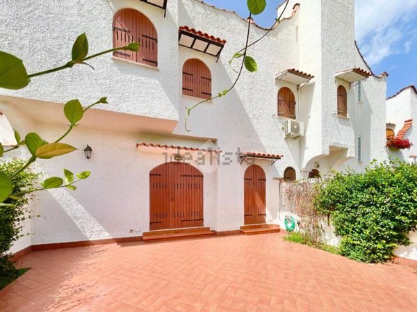 casa indipendente in vendita a Terracina