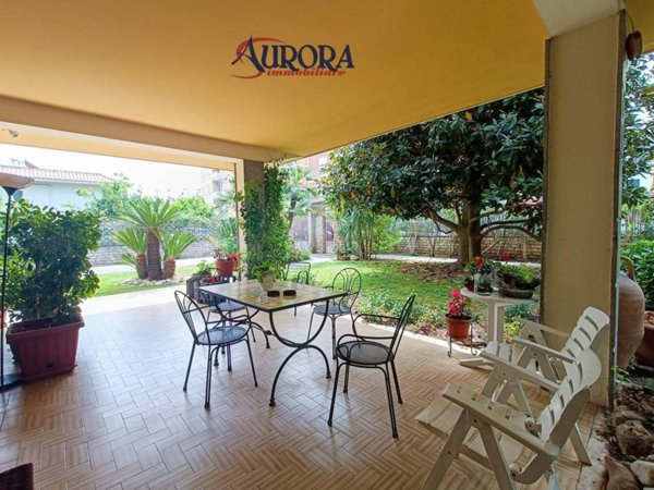 casa indipendente in vendita a Terracina