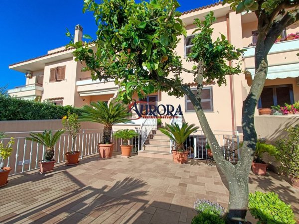 casa indipendente in vendita a Terracina