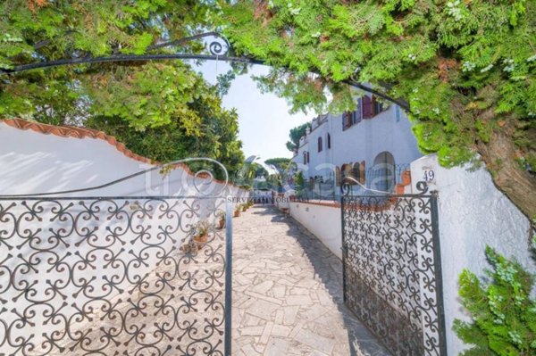 casa indipendente in vendita a Terracina