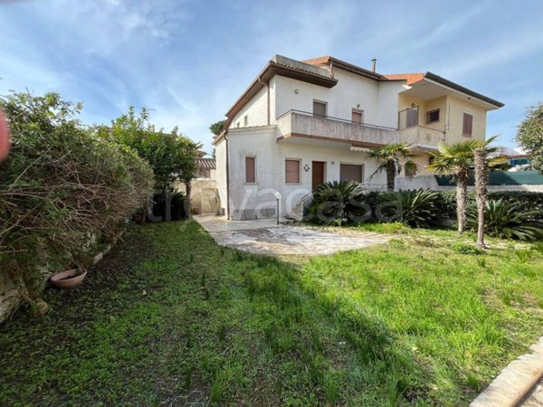 casa indipendente in vendita a Terracina