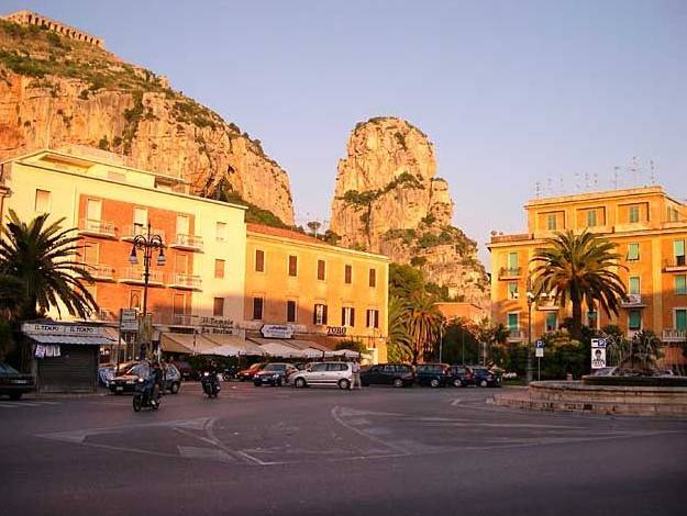 negozio in vendita a Terracina