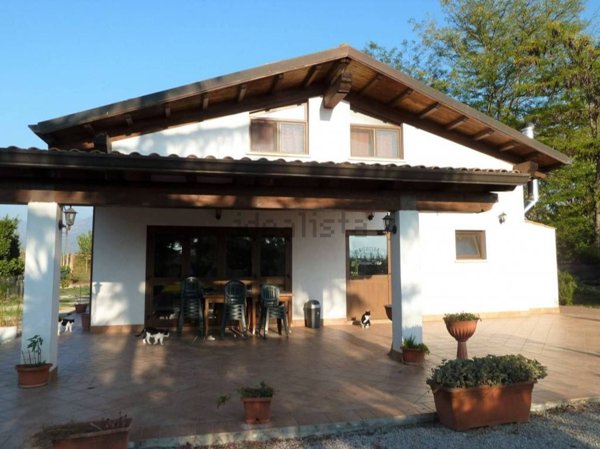 negozio in vendita a Terracina in zona Hermada