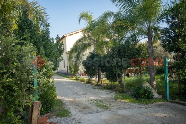 casa indipendente in vendita a Terracina