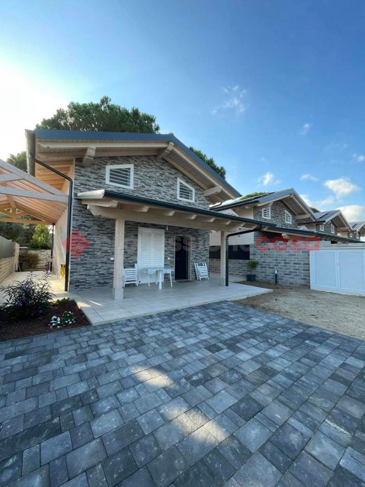 casa indipendente in vendita a Terracina