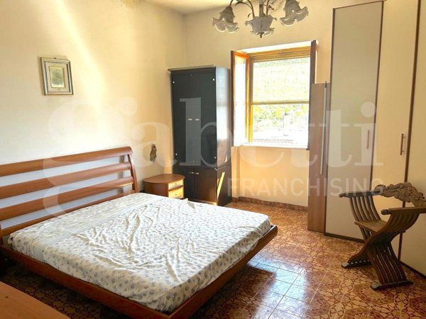 casa indipendente in vendita a Terracina in zona La Fiora