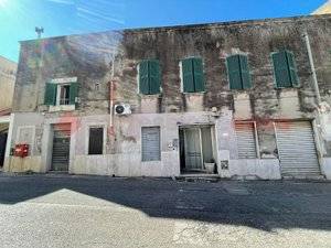 negozio in vendita a Terracina