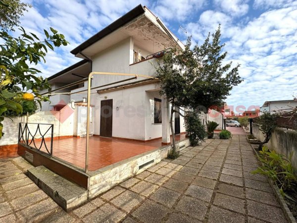 casa indipendente in vendita a Terracina in zona Hermada