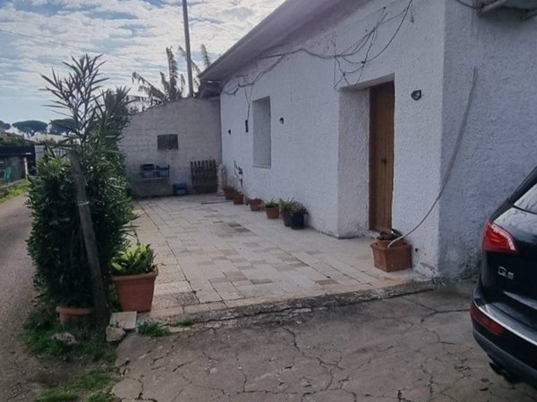 casa indipendente in vendita a Terracina in zona Casaletti