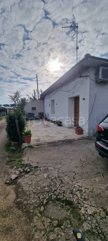 casa indipendente in vendita a Terracina in zona Casaletti