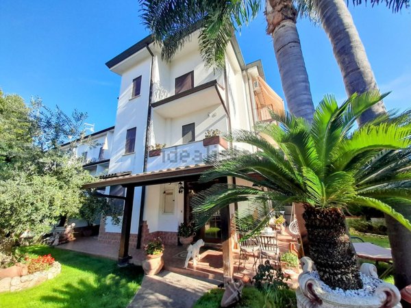 casa indipendente in vendita a Terracina