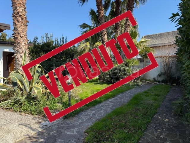casa indipendente in vendita a Terracina in zona Hermada