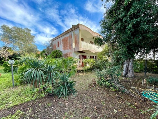 casa indipendente in vendita a Terracina
