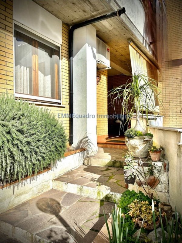 casa indipendente in vendita a Terracina in zona Hermada