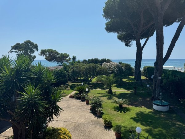 casa indipendente in vendita a Terracina