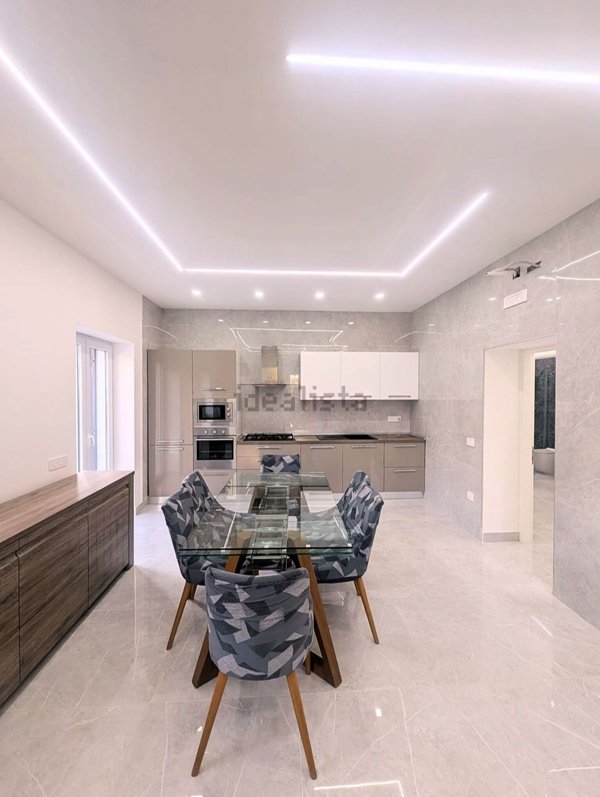 casa indipendente in vendita a Terracina