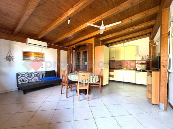 casa indipendente in vendita a Terracina