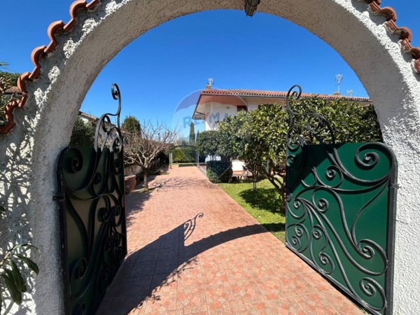casa indipendente in vendita a Terracina