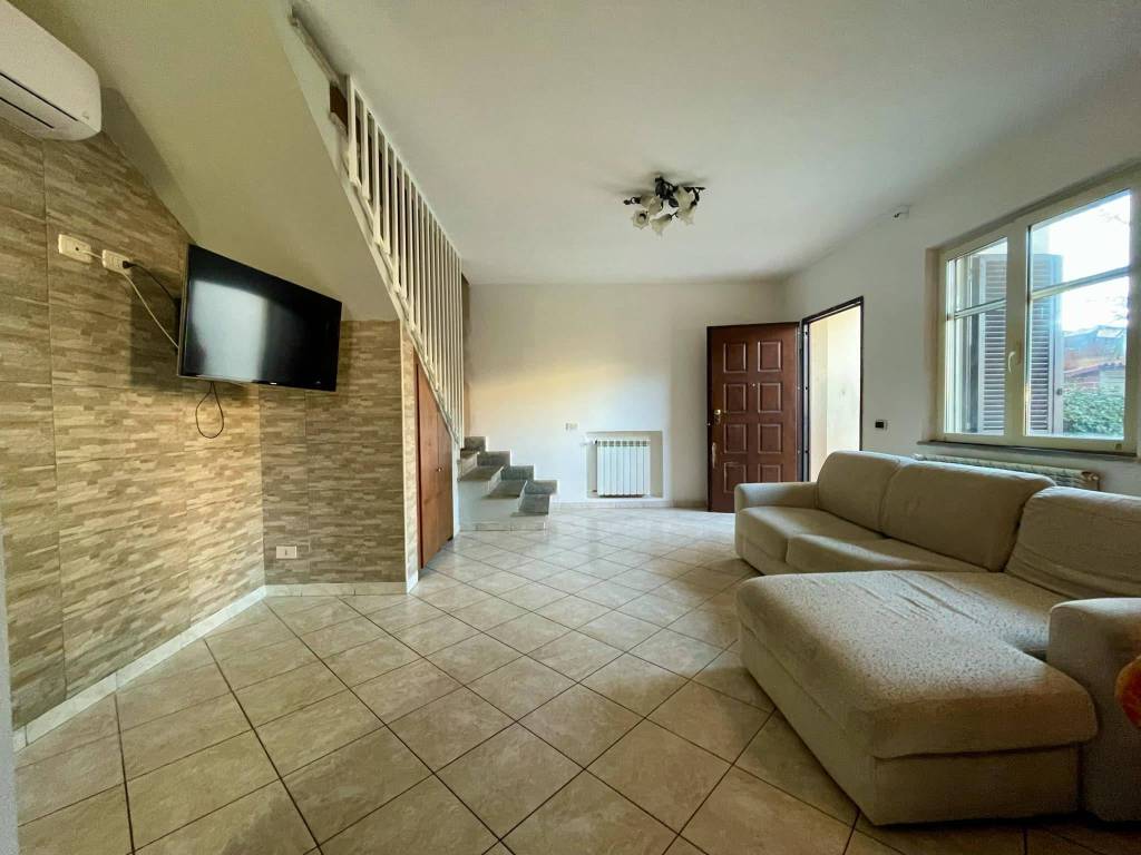 casa indipendente in vendita a Terracina in zona Hermada
