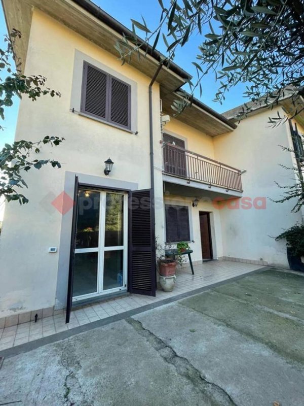 casa indipendente in vendita a Terracina in zona Hermada
