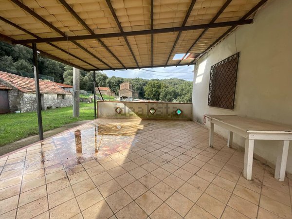 casa indipendente in vendita a Terracina