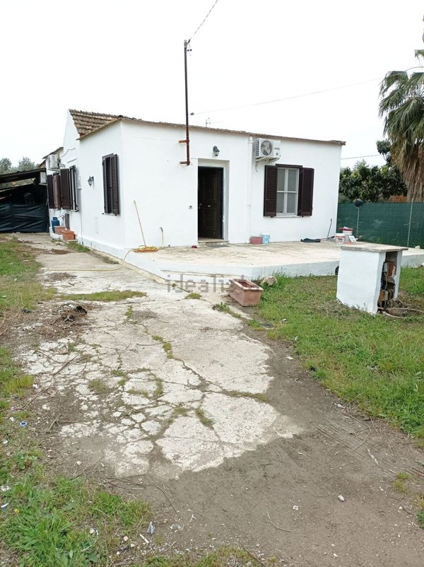 casa indipendente in vendita a Terracina